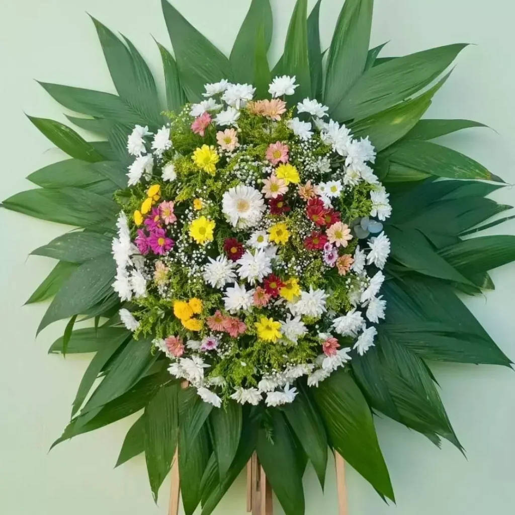 Coroa de flores com flores do campo